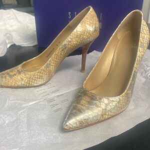 These are gorgeous Stuart Weitzman Honey Mica Python, size 7M.  Worn 5-7x.